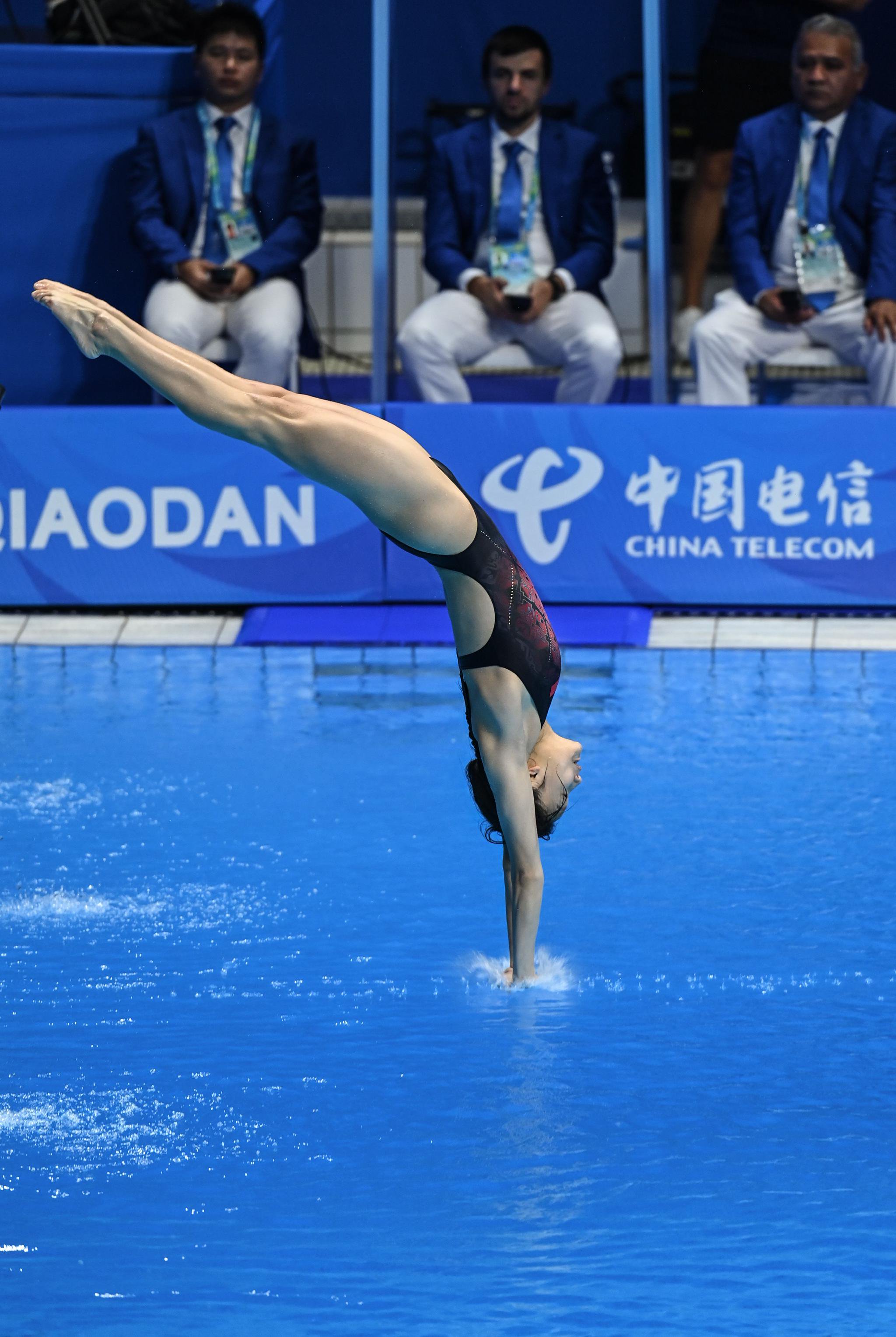 张家齐/掌敏洁组合夺得成都大运会跳水女子双人10米台金牌 - 封面新闻