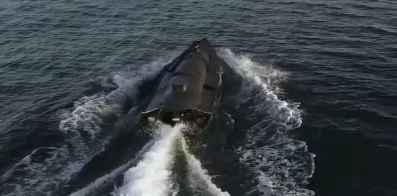 烏克蘭已開始組織無人艇編隊，從海上對俄方目標發動襲擊。圖源：TF