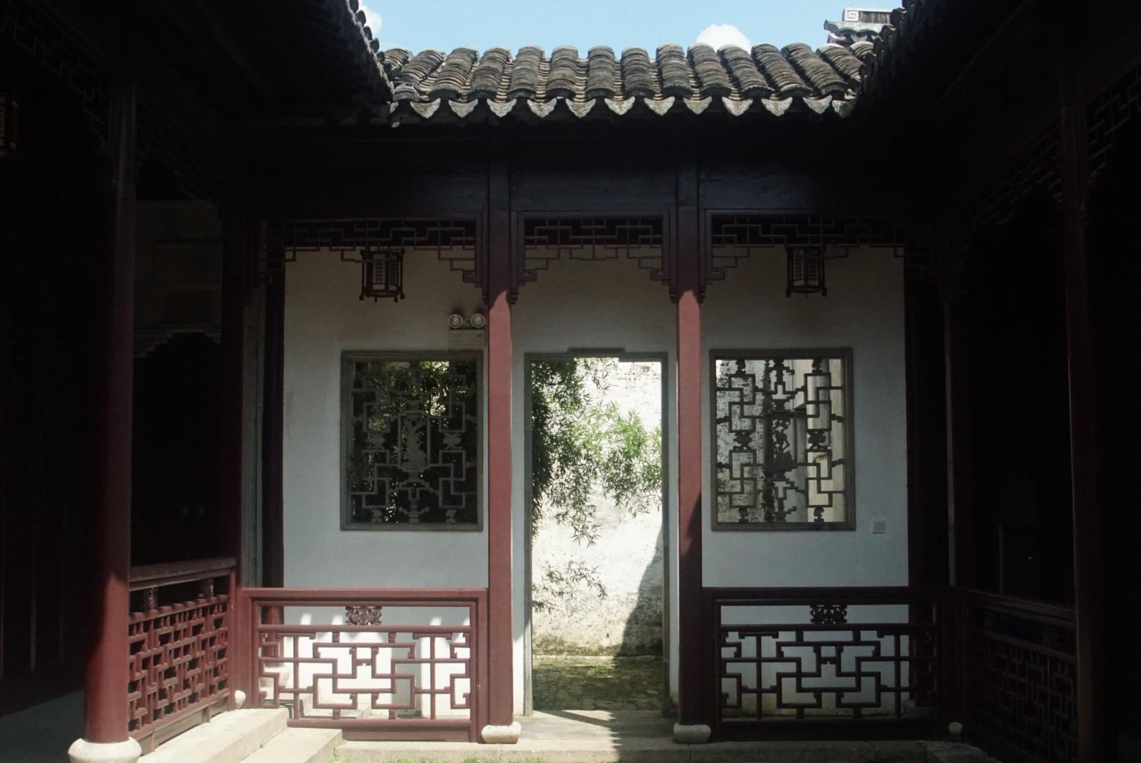 图为华襄义庄内院