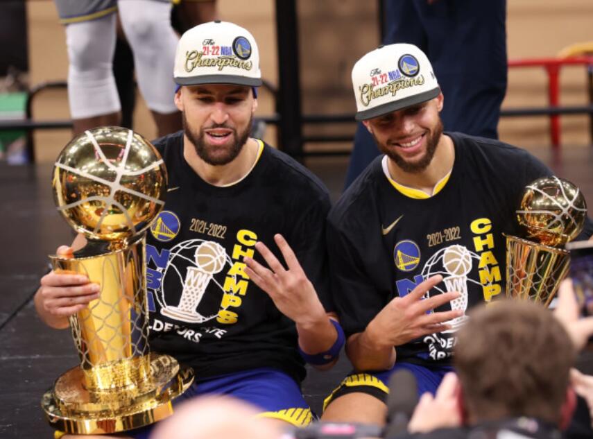 汤普森外线火力全开命中6记三分