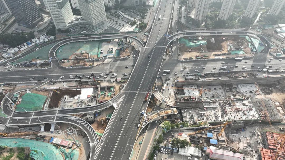 从空中俯瞰,海银路立交项目已经显现雏形。项目供图
