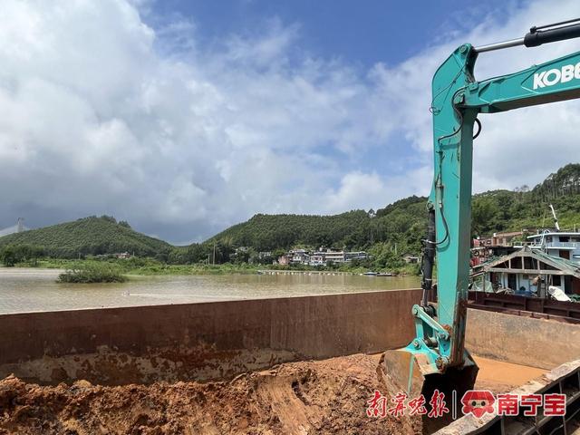 平陆运河（南宁段）施工现场 本报记者 廖欣 摄