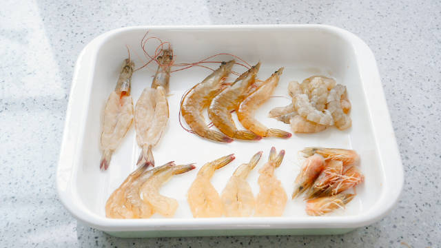 对厨房一无所知的90、00后们，一分钟教会你们虾的七种处理方式！