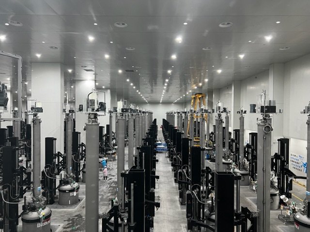 天合光能青海基地拉晶现场图片来源:21世纪经济报道记者曹恩惠