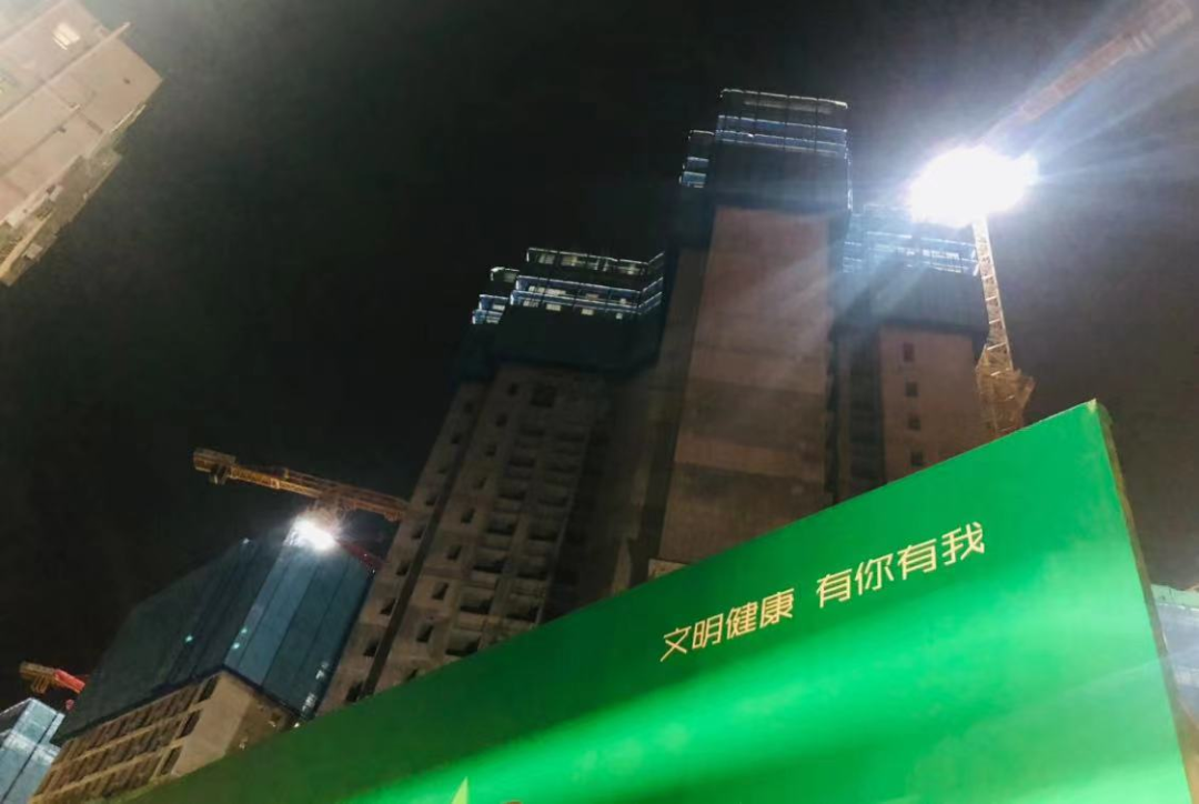 (仁恒深之源周边正在建设的新房项目 吴家明/摄)