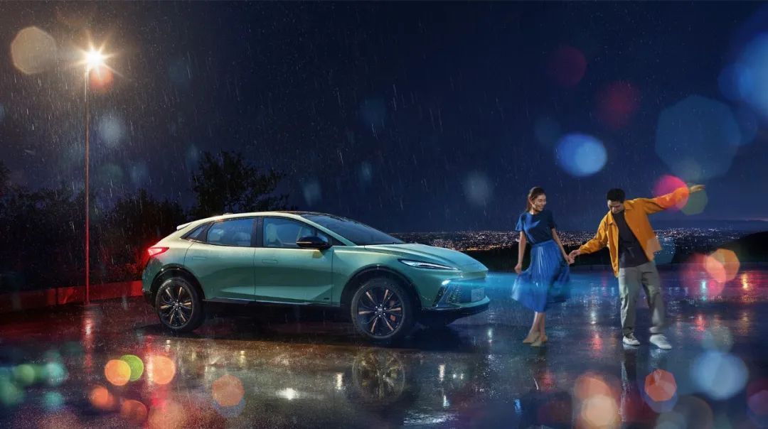 15万起买增程大5座、纯电中大型SUV,宋PLUS冠军版不香了!