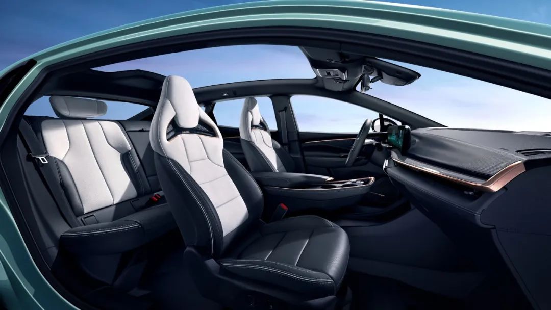 15万起买增程大5座、纯电中大型SUV,宋PLUS冠军版不香了!