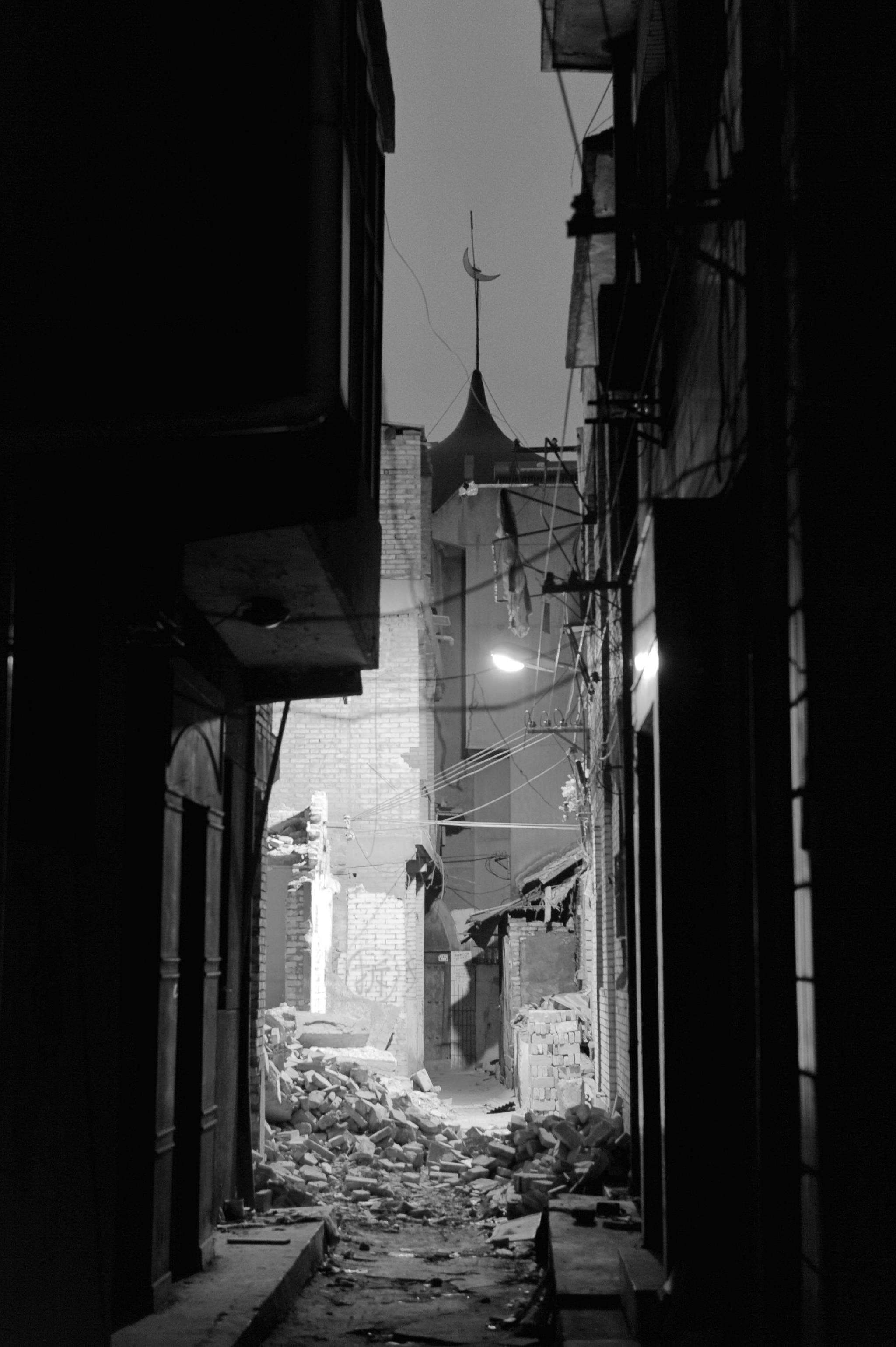西安游艺市场拆迁后的夜景,2008年11月26日