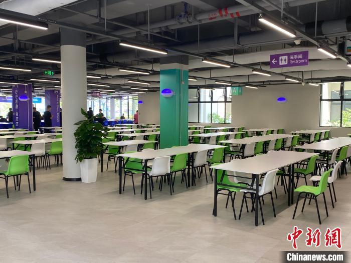 杭州亚运村运动员餐厅准备就绪。郭天奇摄