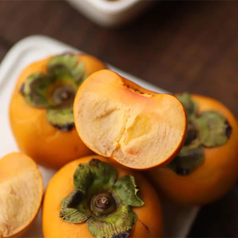 柿子和炒花生同时吃呕吐，是中毒了吗？