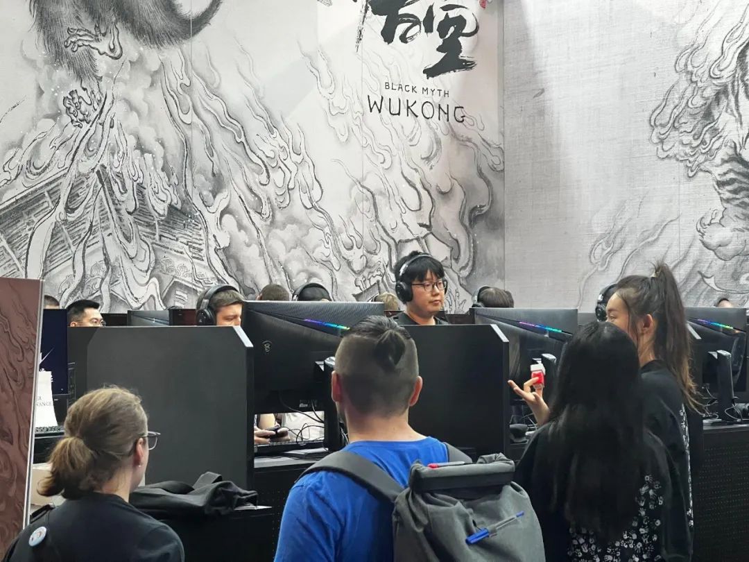 在科隆我看玩家们在黑神话前排队小时