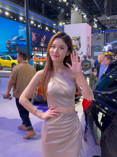 今年的2023成都国际车展可谓是热闹非凡……