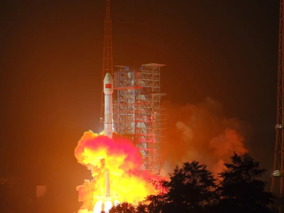 华为新款手机支持卫星通话，接打卫星电话靠什么？天通一号卫星来帮忙