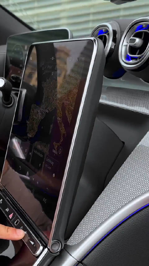 全新奔驰CLE轿跑敞篷版车型……