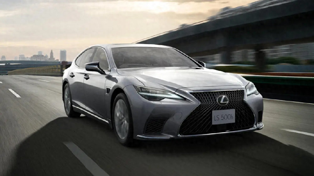 新款雷克萨斯LS上市，对标宝马7系和奔驰S级，它有什么胜算？
