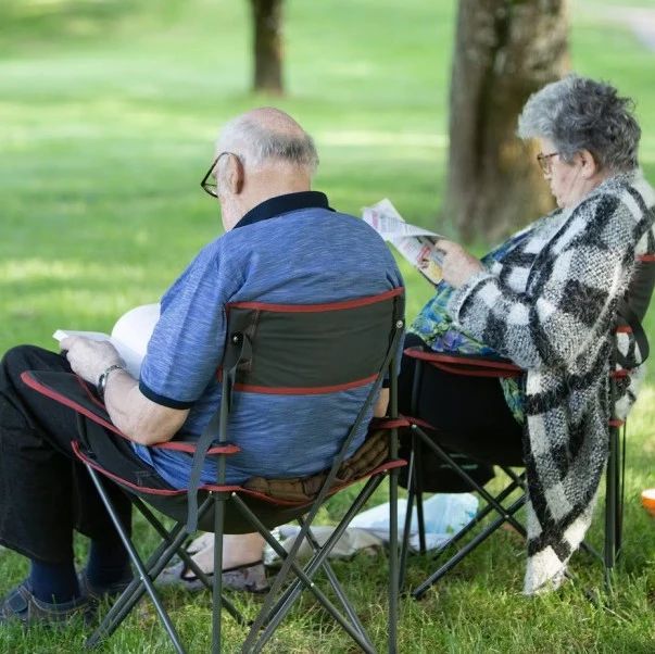 镇江退休工资七月为什么还没发放