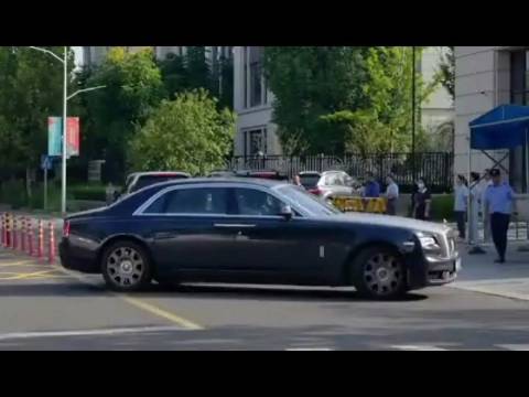 开学第一天，校门口的车展秀