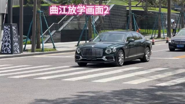 西安曲江开学画面 又到了开学的场面！（西安街拍小雨）