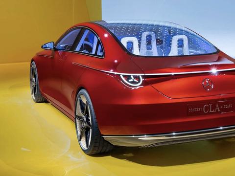 全新一代奔驰CLA：它很浮夸，但我好喜欢