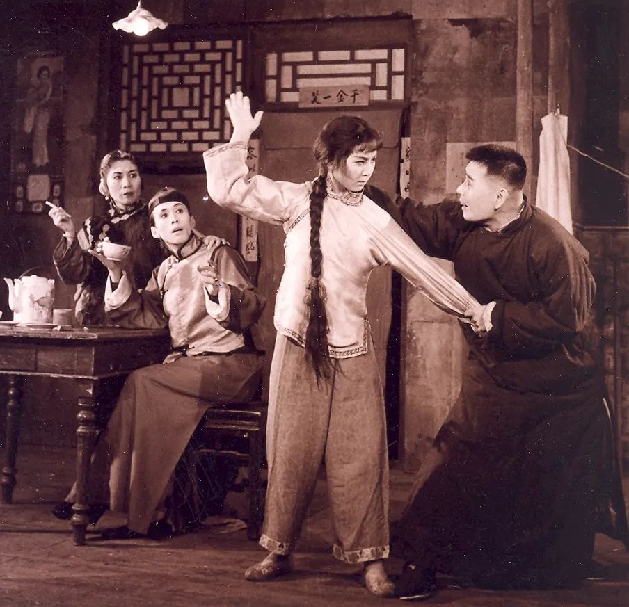 图 | 1962年天津人艺《日出》剧照