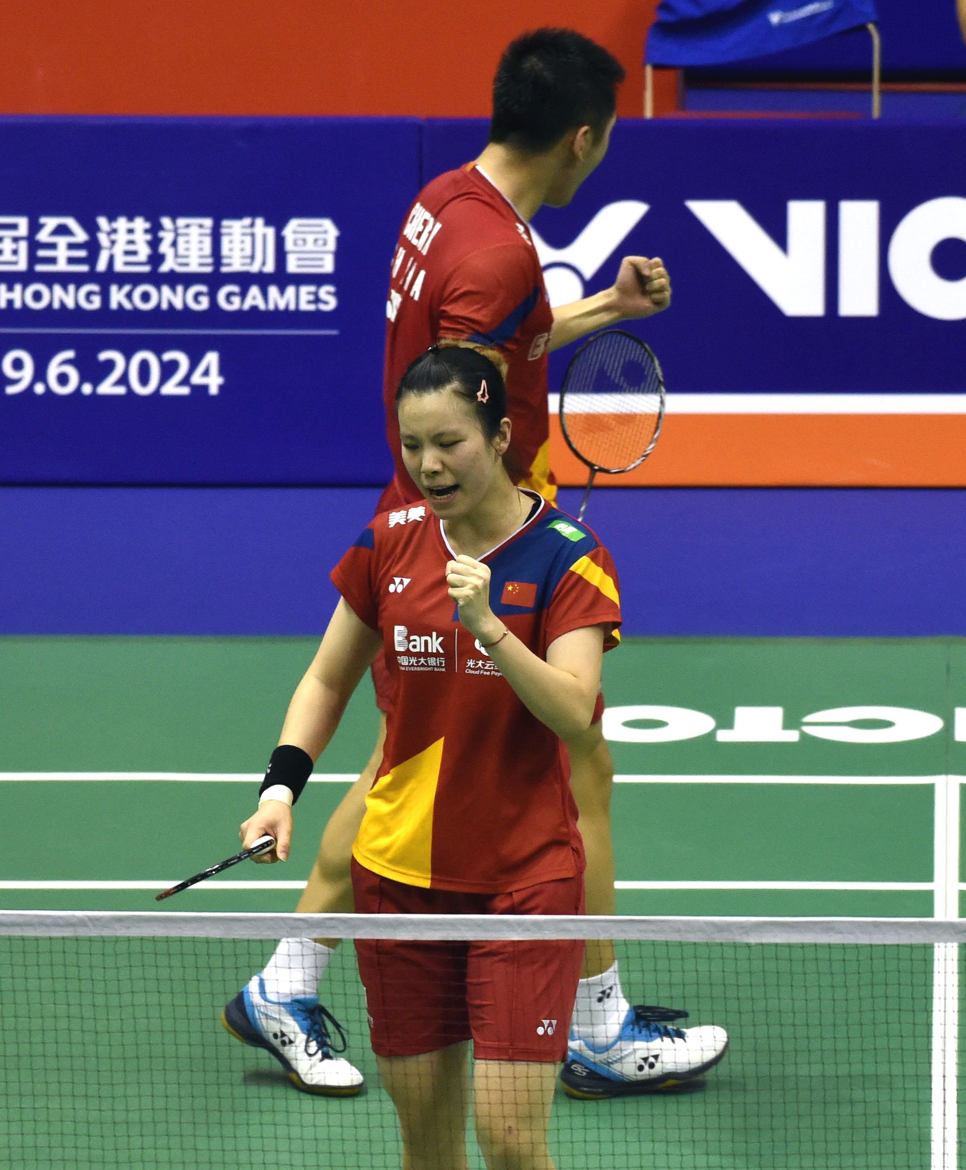羽毛球——香港公开赛：程星/陈芳卉晋级羽毛球香港体育馆_新浪新闻