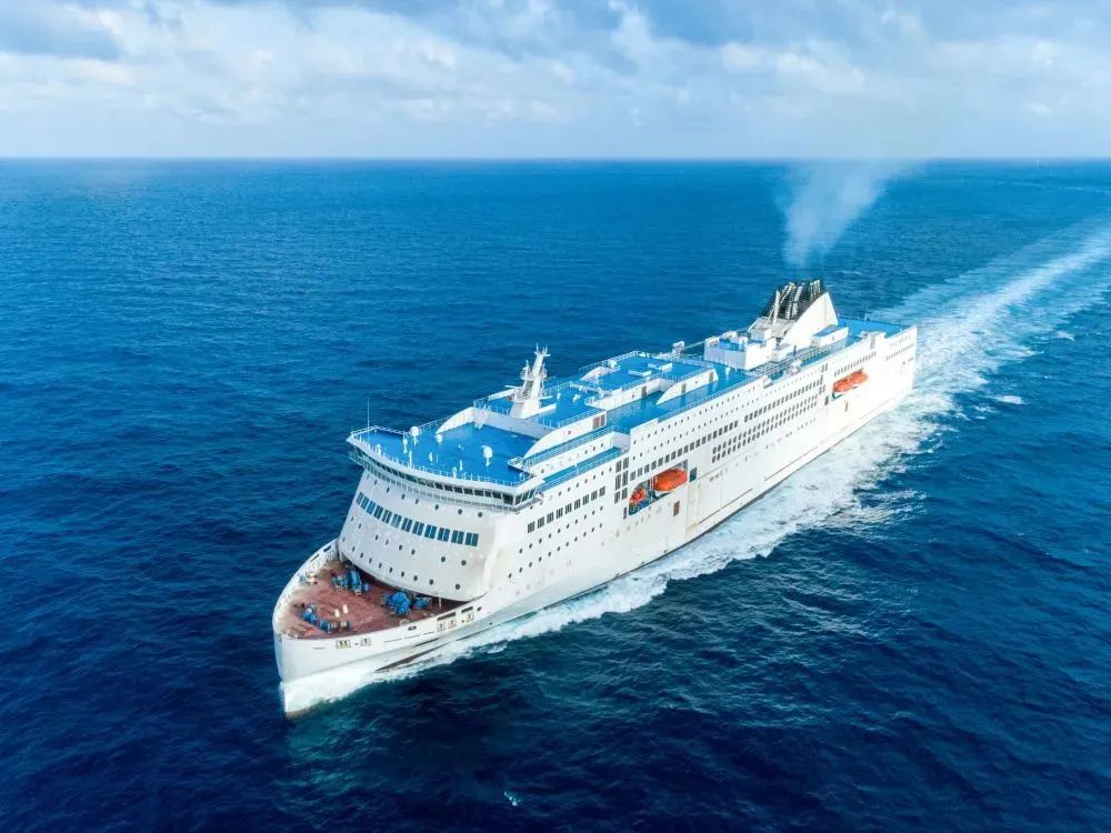 世界上最大的船舶是什么 7c68-ce380381fb998378c632e24652f2af0c.jpg