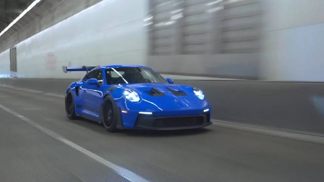 视频：鲨蓝色保时捷911 GT3 RS街走大片！