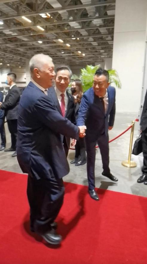 寇立国与原澳门特首何厚铧