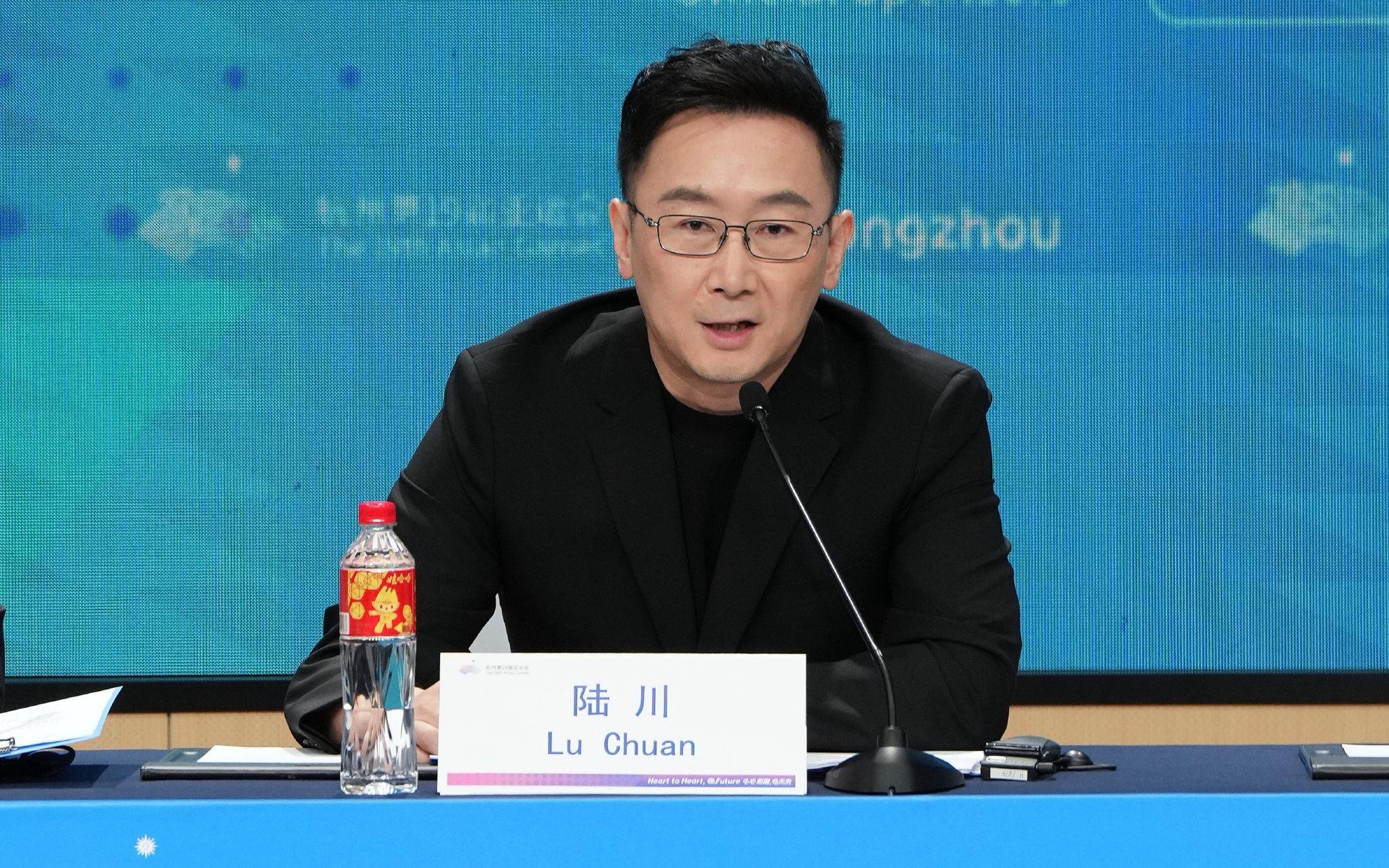 杭州亞運會開幕禮總導演陸川介紹開幕禮短片《相約杭州》。 圖/新華社