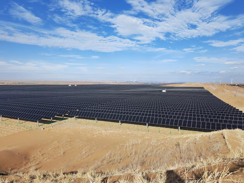 寧夏騰格里沙漠新能源基地(2023年9月7日攝)。新華社記者 艾福梅 攝