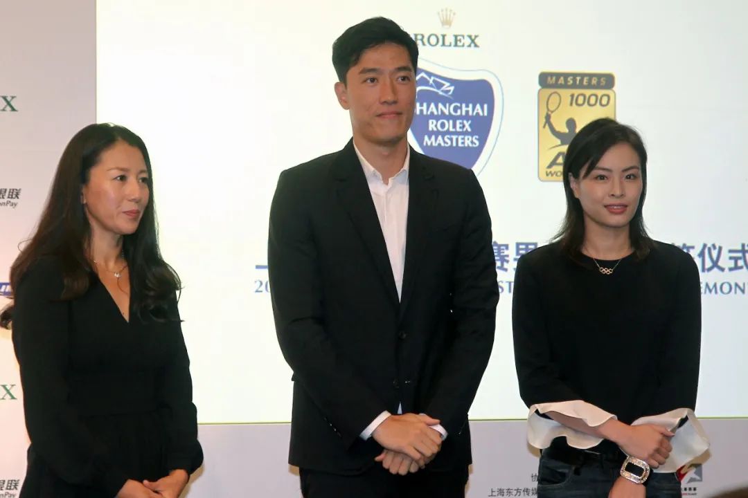 楊揚、劉翔和吳敏霞(從左至右)也曾出席抽籤儀式。