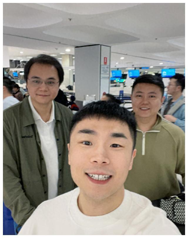 说你和师哥在一起吧怎么回答对方？