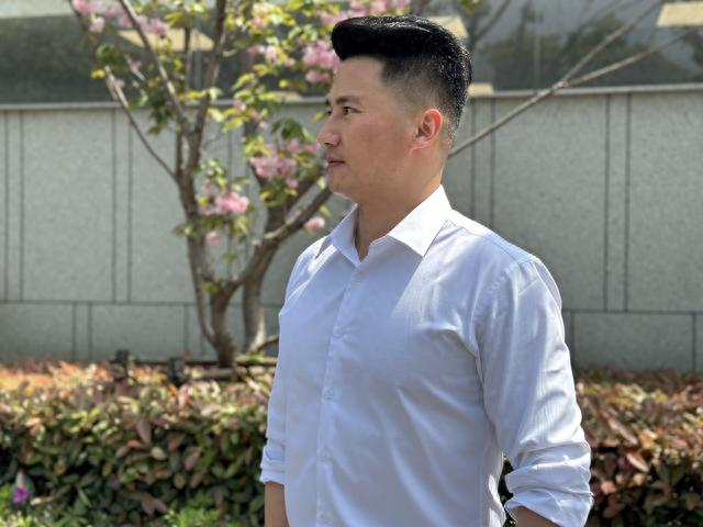 李育鹏日常工作照 受访者供图