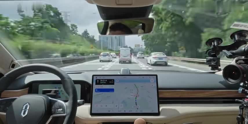 问界M5 智驾版长测 ：地表最强辅助驾驶？