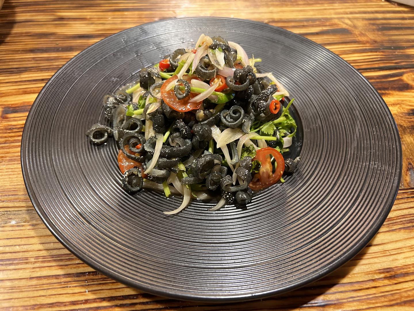 “天价”娃娃鱼养殖跌下神坛：从一斤千元跌至二十元，养殖户转型