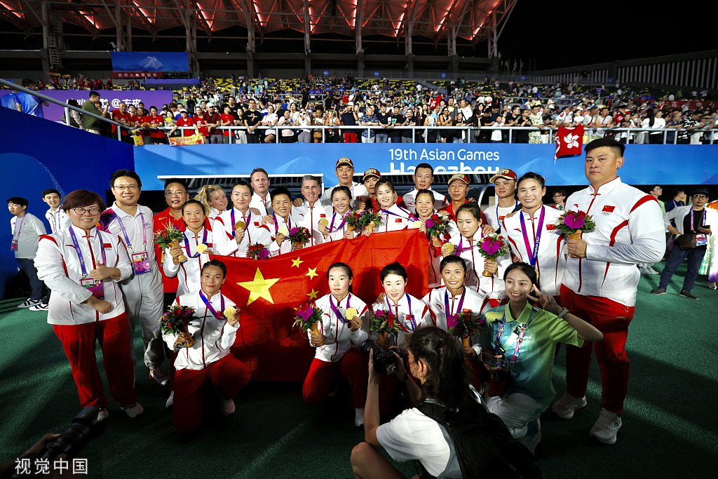 中国女子七人制橄榄球队拿下金牌。
