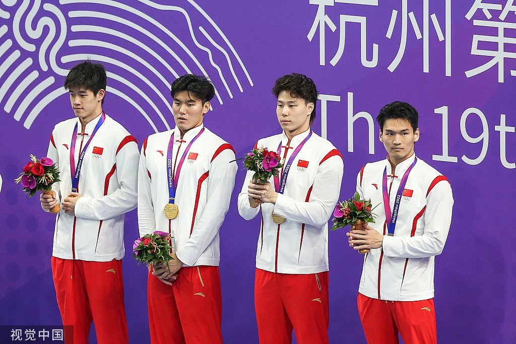 男子4×100米混合泳接力，中國隊奪金。