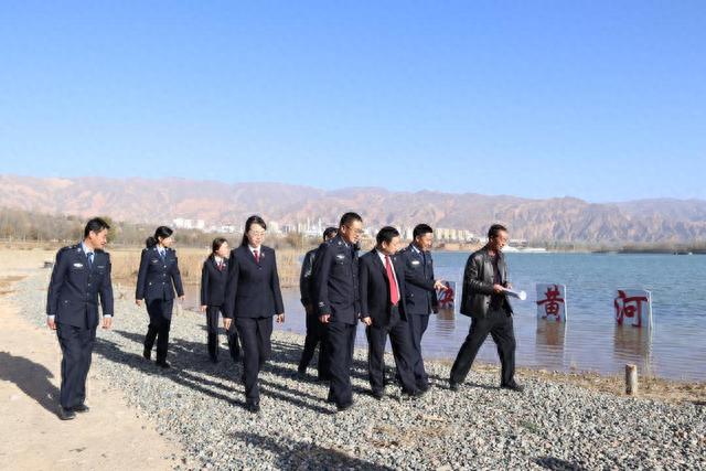 2022年3月,青海检察机关在黄河流域公益诉讼办案现场开展工作。(受访单位供图)