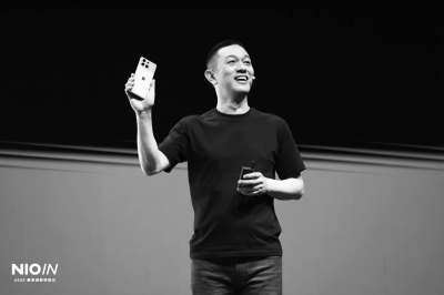 日前,蔚来首款手机NIO Phone上市,在李斌看来,“蔚来用户需要一款与蔚来汽车无缝连接的手机”。 本报资料室/图