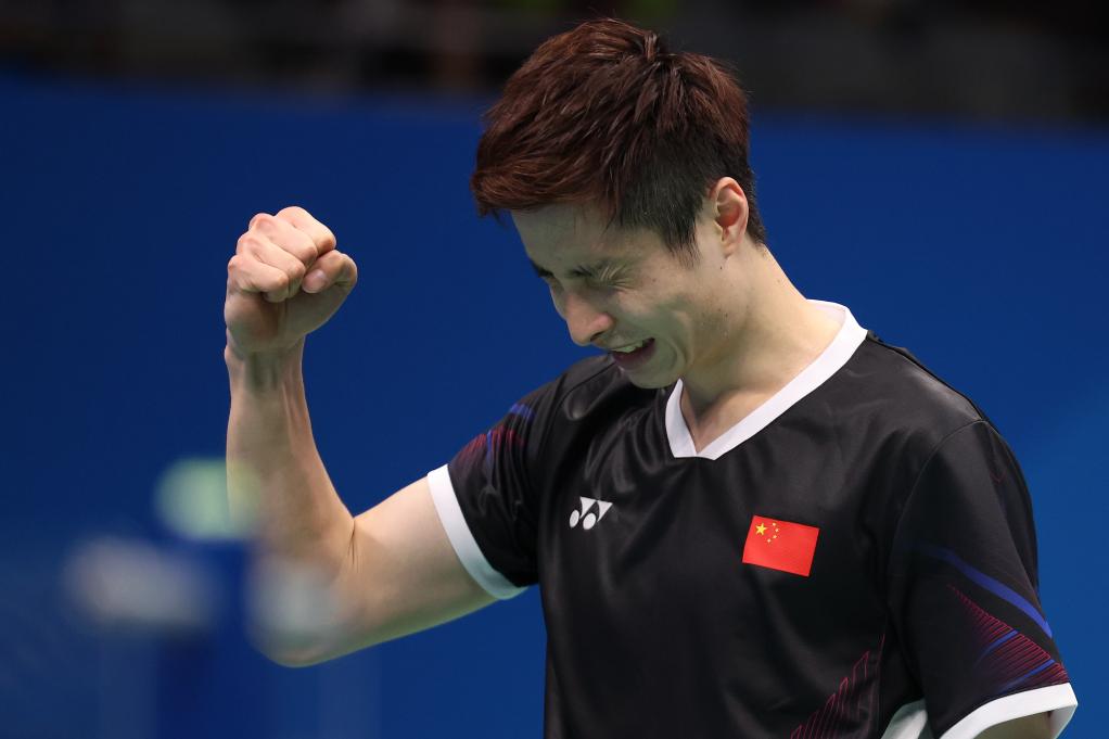 10月3日,石宇奇慶祝比賽獲勝。新華社記者陳斌攝