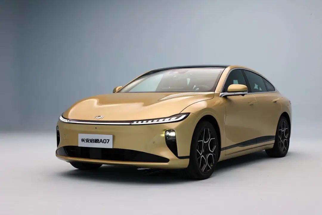 15万买国产家轿,空间超大,综合续航1000+,合资不香了!