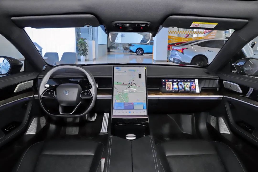 15万买国产家轿,空间超大,综合续航1000+,合资不香了!