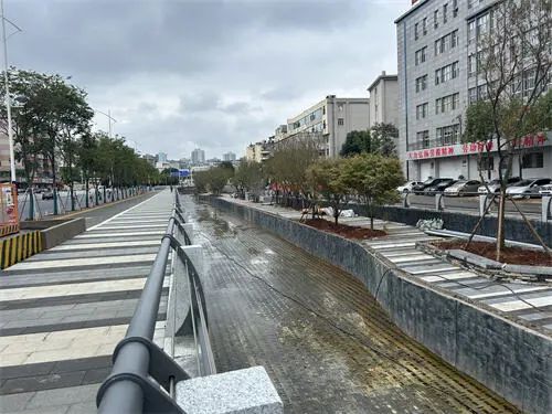 河道内亲水平台建设已完成