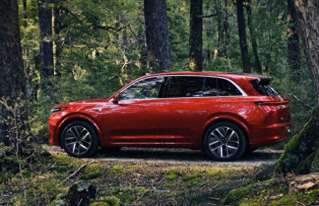 24.98万起 问界新M7爆单 跟理想L7相比 你会选谁?