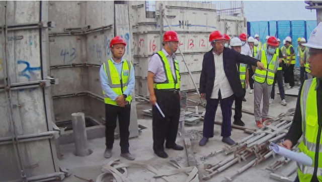 碧桂园：10月11日创始人杨国强、总裁莫斌前往广东顺德北滘一项目指导工作