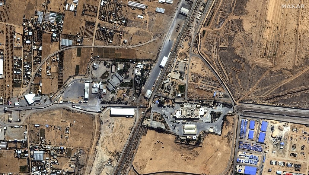 当地时间2023年10月15日，卫星显示加沙与埃及拉法口岸现状。