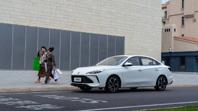 全新荣威i5作为新国民家轿……