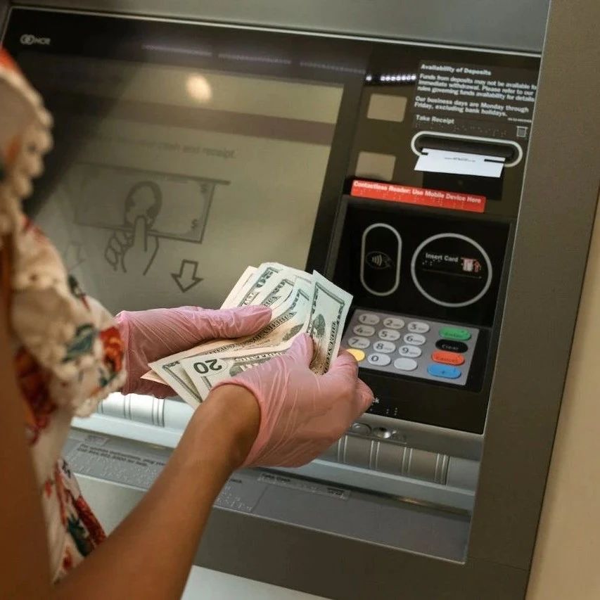 银行取消银监会存钱还安全吗