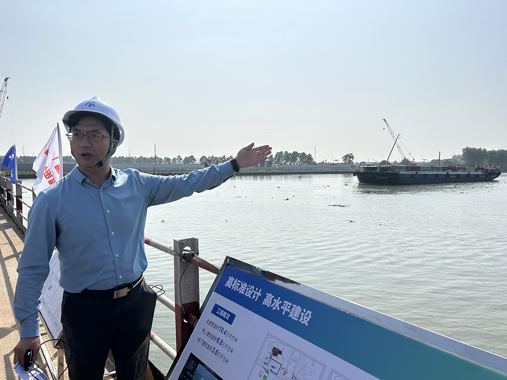 10月16日，上海青浦，水鄉客廳·方廳水院正在加緊施工。本文圖片除註明外，均為澎湃新聞記者 李佳蔚 圖