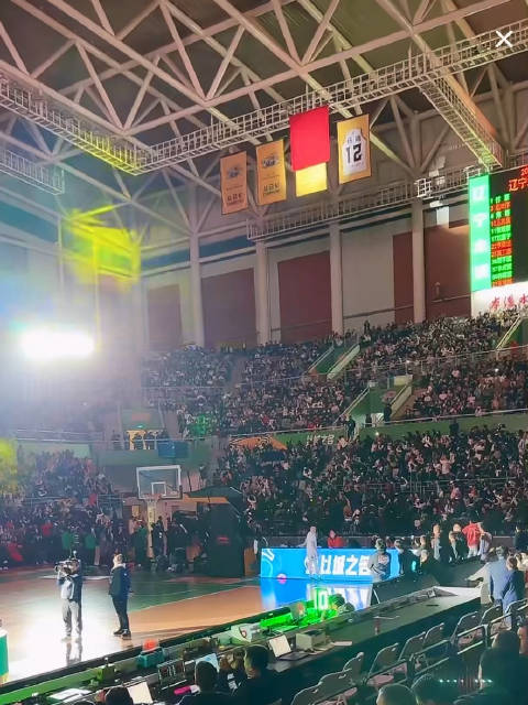 辽宁男篮的第三个总冠军🏆颁奖仪式